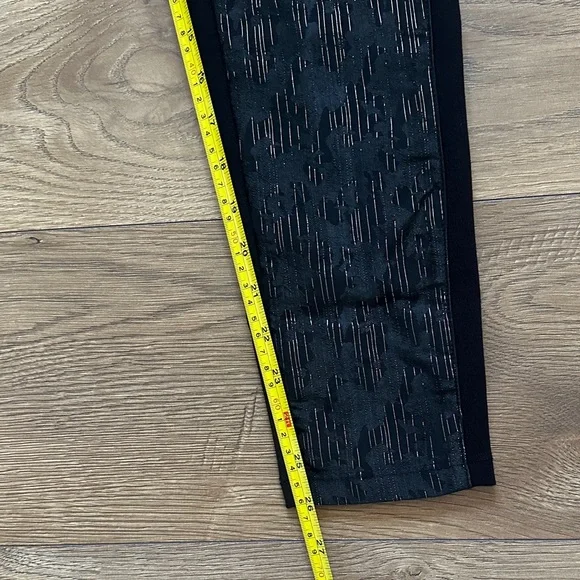 White House Black Market Jaquard Black Gold Ponte Skinny Pants Size 0 - Picture 11 of 14